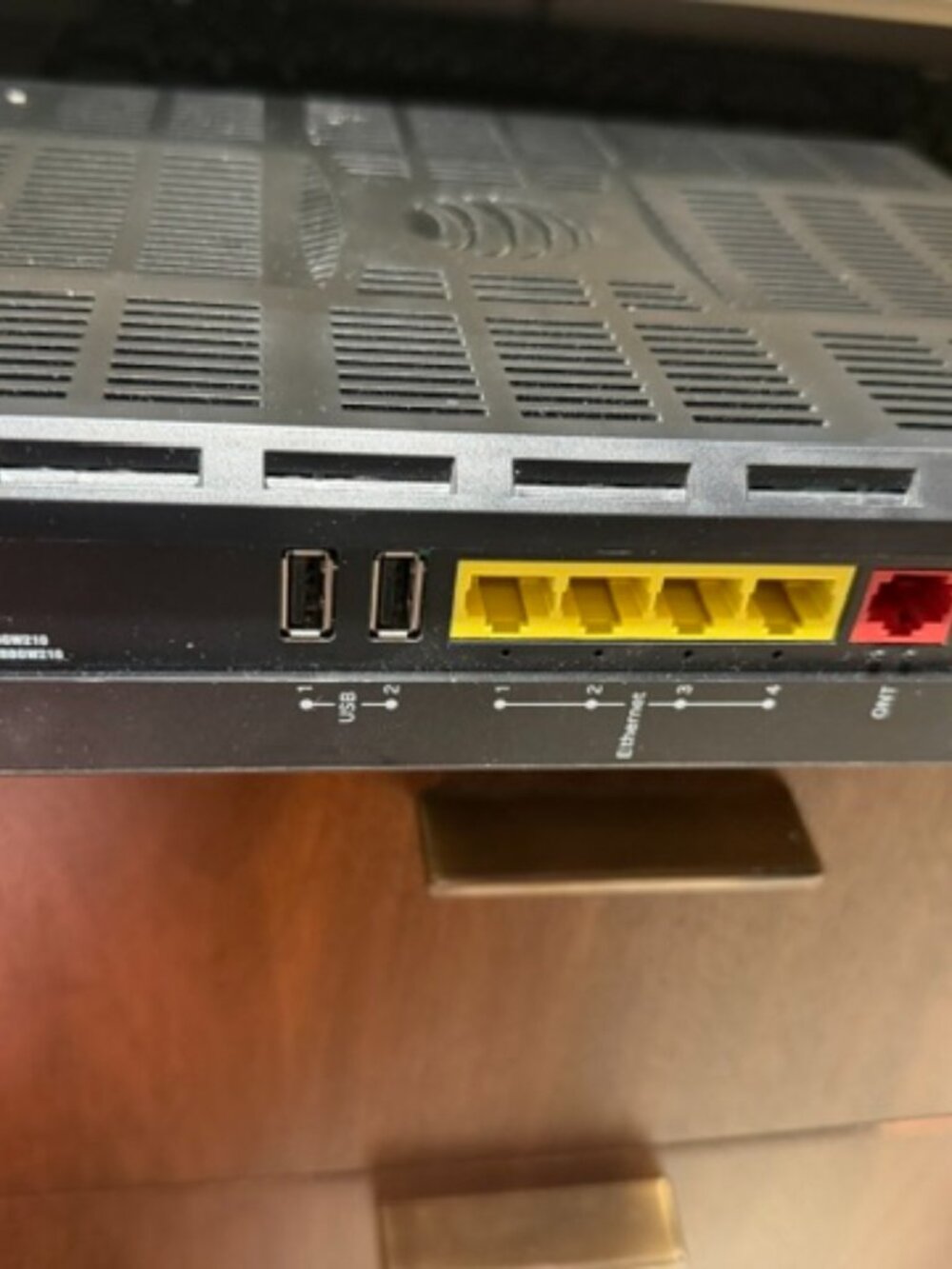 ARRIS MODEM -4 ETHERNET PORTS, 2 PHONE, 1 BROADBAND PORT